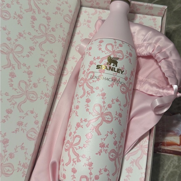 Stanley LoveShackFancy Pink Bow Bottle - Picture 5 of 5